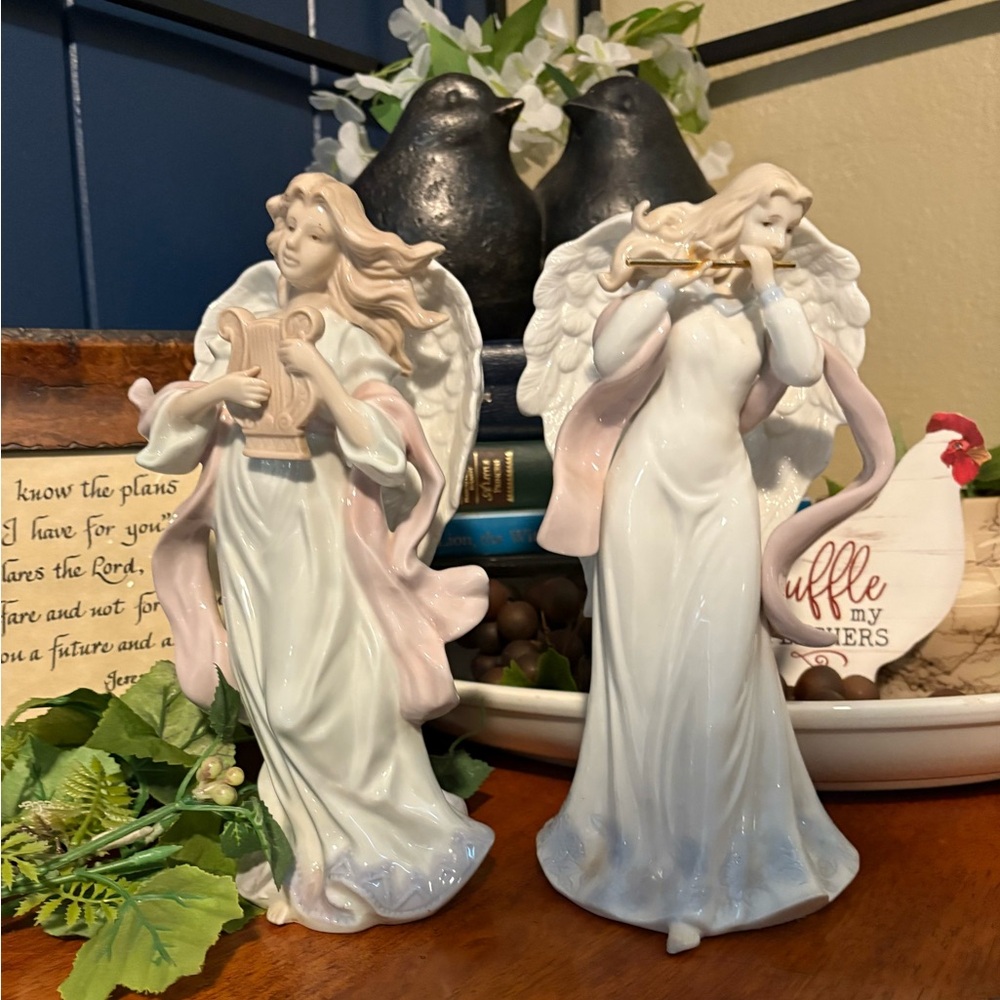 Grandeur Noel Porcelain Angels Set 2000 Collectors Edition